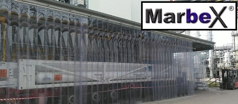 Hallenabtrennung aus transparent Kunststoff, weich Gummi PVC flexibel, biegsame Lamellen Streifen als Vorhang in 3mm Stärke